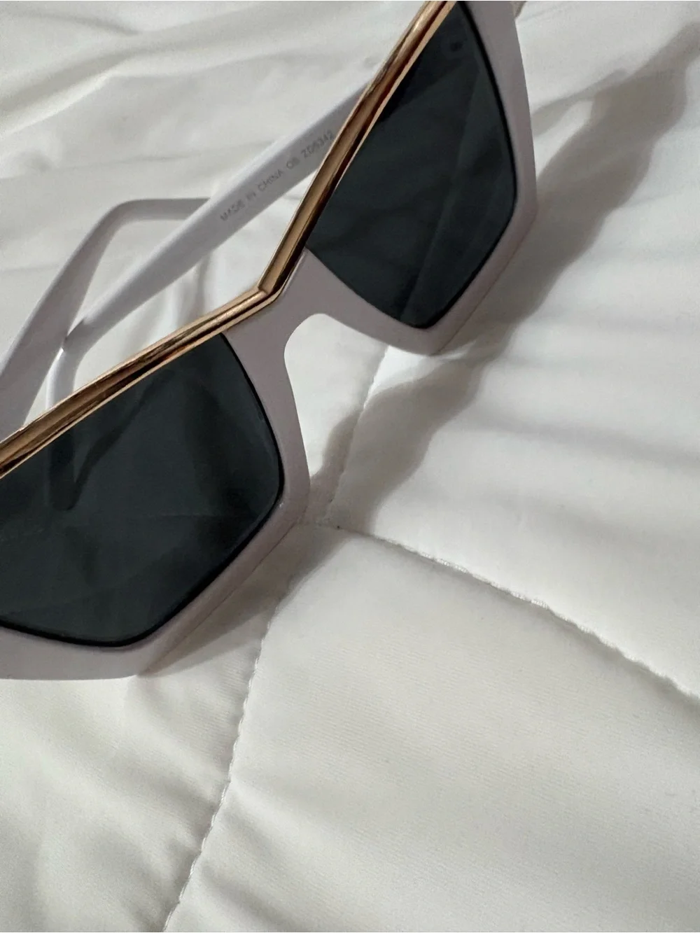 Source Unknown White Cat-Eye Sunglasses with Black Lenses and Gold Trim